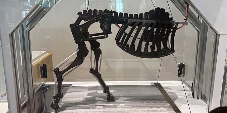 四足歩行ロボット