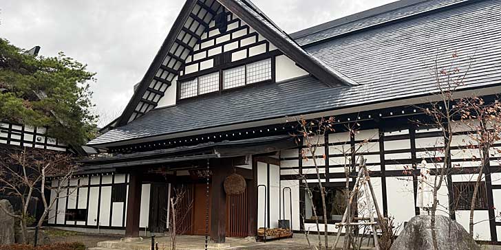 山形座 瀧波 母屋