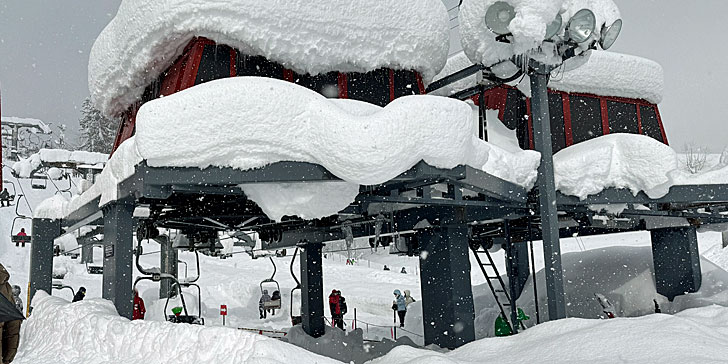 上越国際スキー場大雪